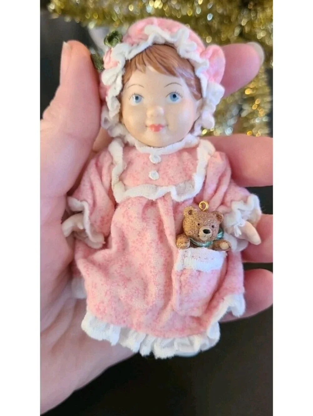 Mistletoe Miss Hallmark Keepsake Ornament Jointed Arms & Legs 2001
